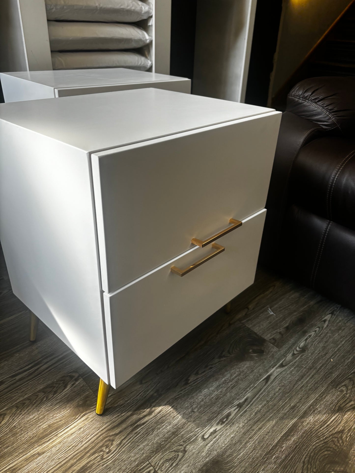 Gold handle Pedestal
